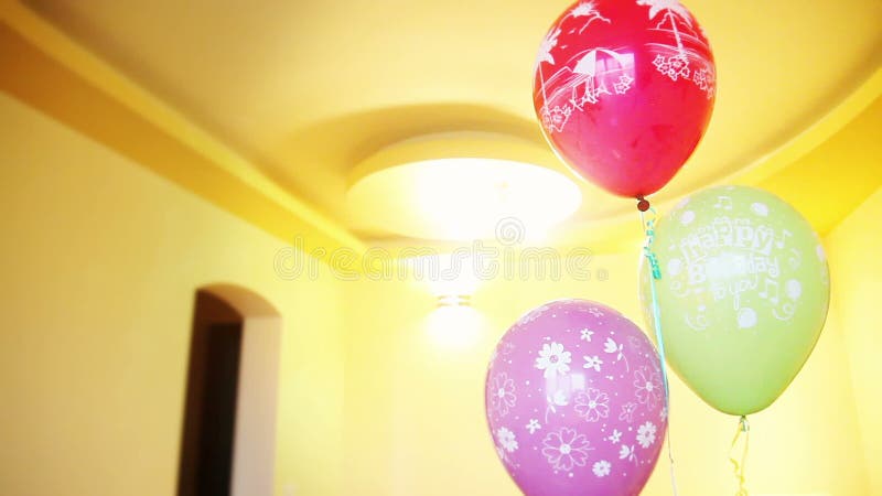 Gelukkige Verjaardag, Heliumballons