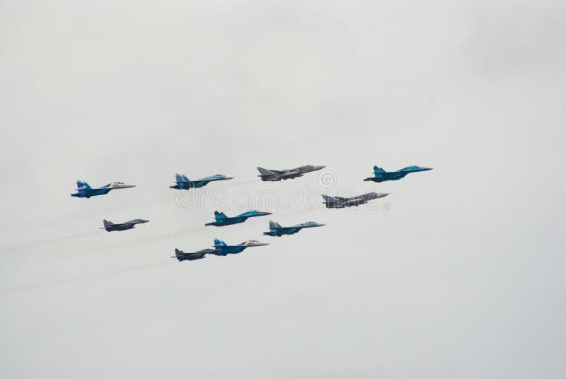 Gemengde militaire straalvorming royalty-vrije stock afbeelding Gemengde militaire straalvorming royalty-vrije stock afbeelding