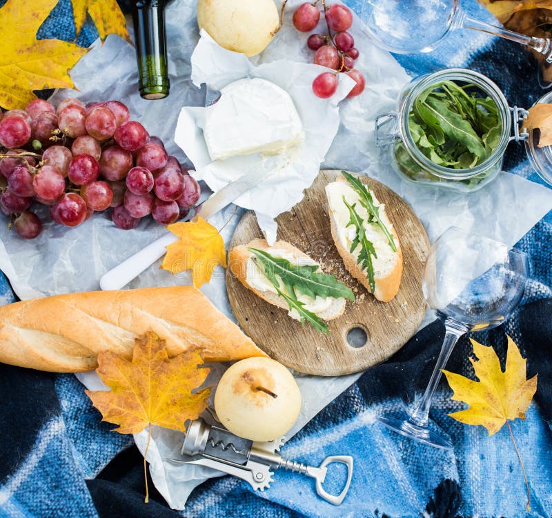Gemütliches Herbstpicknick lizenzfreies stockfoto