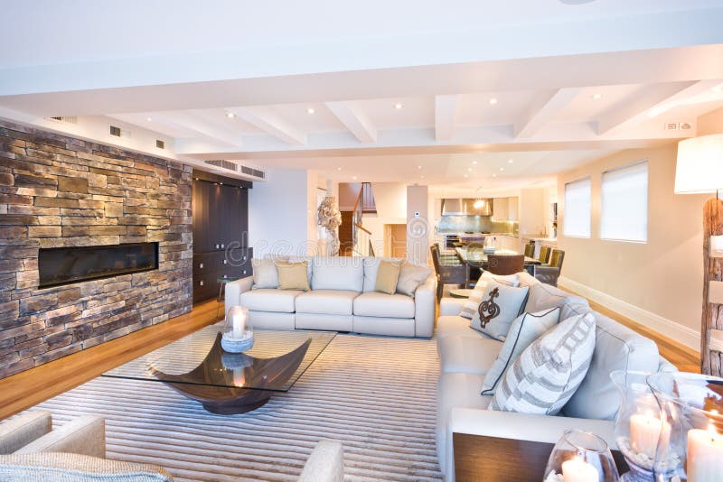 Schöner Moderner Wohnzimmerinnenraum Mit Steinwand Und Kamin Im