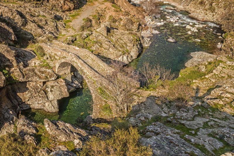 Genoese bro på Asco i Korsika arkivbilder Genoese bro på Asco i Korsika arkivbilder