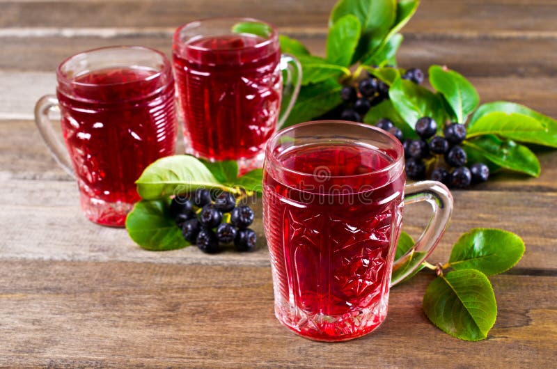 Download Genomskinlig röd drink fotografering för bildbyråer. Bild av rött - 76702467