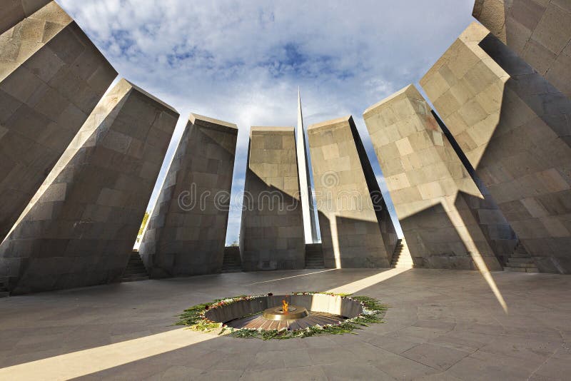 Genoziderinnerungsmonument in Eriwan, Armenien stockfotografie Genoziderinnerungsmonument in Eriwan, Armenien stockfotografie