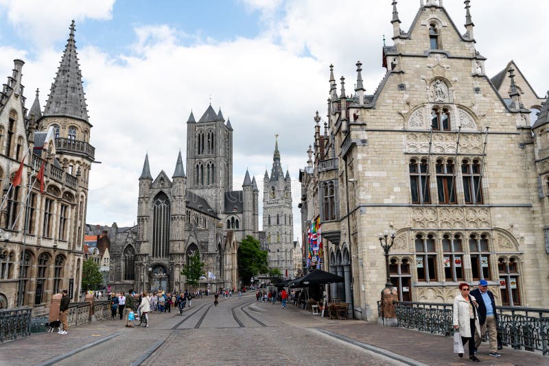 GENR, BELGIË 13 Juni 2018 - oud Stadscentrum van Mijnheer op B royalty-vrije stock foto GENR, BELGIË 13 Juni 2018 - oud Stadscentrum van Mijnheer op B royalty-vrije stock foto