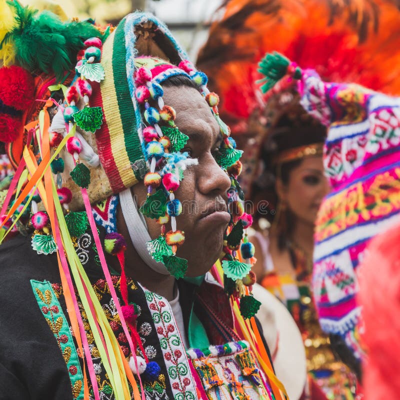 Gente de Bolivia en su ropa tradicional en la expo i 2015 imágenes de archivo libres de regalías Gente de Bolivia en su ropa tradicional en la expo i 2015 imágenes de archivo libres de regalías