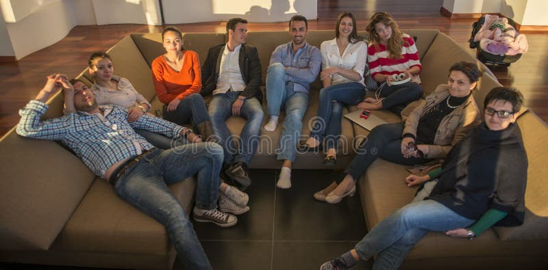 Gente di affari del gruppo sulla riunione fotografie stock Gente di affari del gruppo sulla riunione fotografie stock