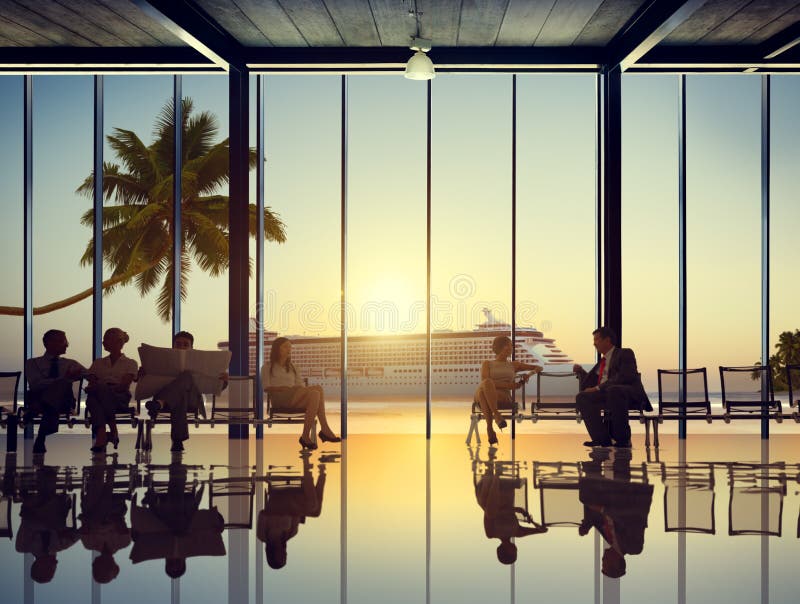 Gente di affari della nave da crociera di viaggio di concetto corporativo della spiaggia immagine stock Gente di affari della nave da crociera di viaggio di concetto corporativo della spiaggia immagine stock
