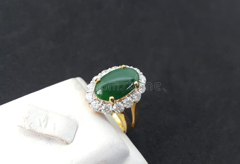Genuine jade ring And real gold wit diamond is a beautiful and perfect