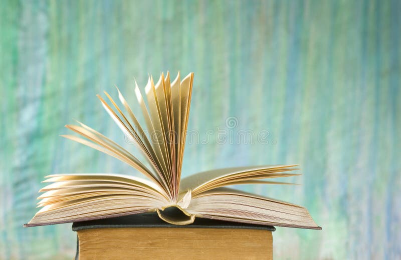 Geopend boek dicht omhoog, royalty-vrije stock foto Geopend boek dicht omhoog, royalty-vrije stock foto