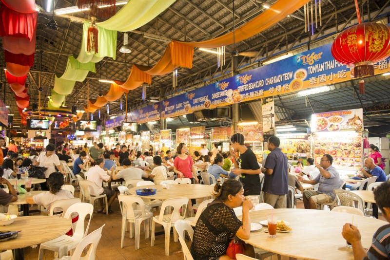 GEORGETOWN, PENANG, MALAYSIA 9. August 2015 viele Leute in f stockfotos GEORGETOWN, PENANG, MALAYSIA 9. August 2015 viele Leute in f stockfotos