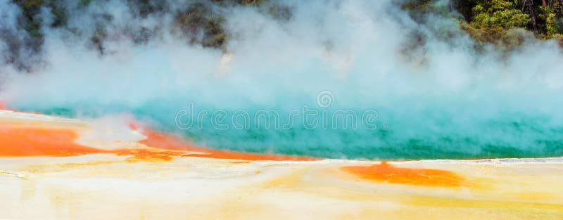 Geothermal pools in Wai-O-Tapu park, Rotorua, New Zealand royalty free stock image Geothermal pools in Wai-O-Tapu park, Rotorua, New Zealand royalty free stock image