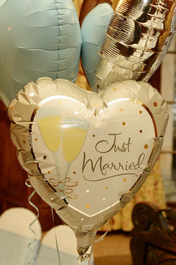 Gerade verheiratete Heiratsballone stockfotos Gerade verheiratete Heiratsballone stockfotos
