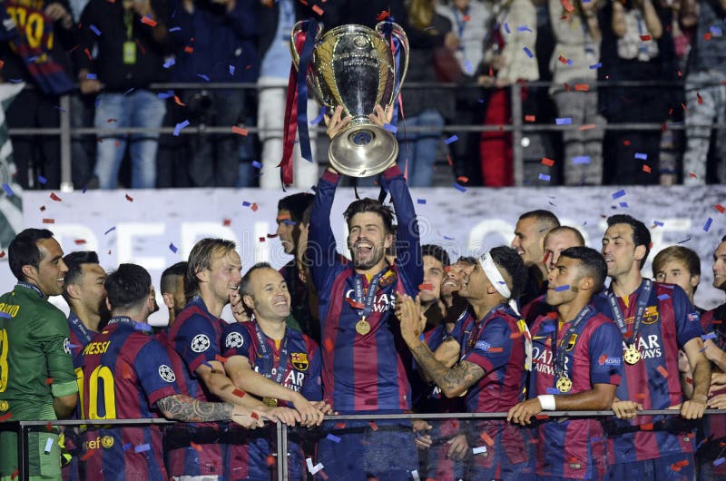 Gerard Pique Lifts The UEFA Champions League Trophy Editorial Photo - Image  of ceremony, italy: 55241976