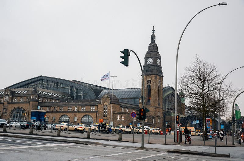 germany Den centrala järnvägsstationen ’Hauptbannhof ’i Hamburg Februari 12, 2018 arkivfoton germany Den centrala järnvägsstationen ’Hauptbannhof ’i Hamburg Februari 12, 2018 arkivfoton