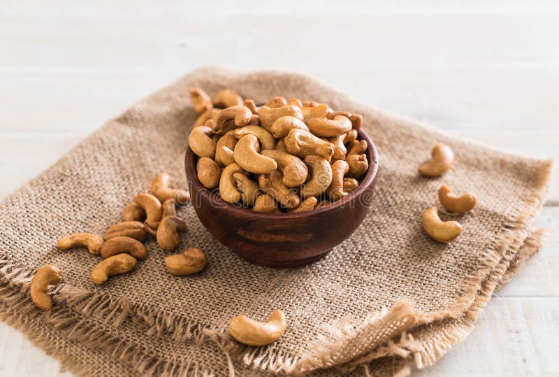 Geroosterde Cashewnoten royalty-vrije stock afbeeldingen Geroosterde Cashewnoten royalty-vrije stock afbeeldingen