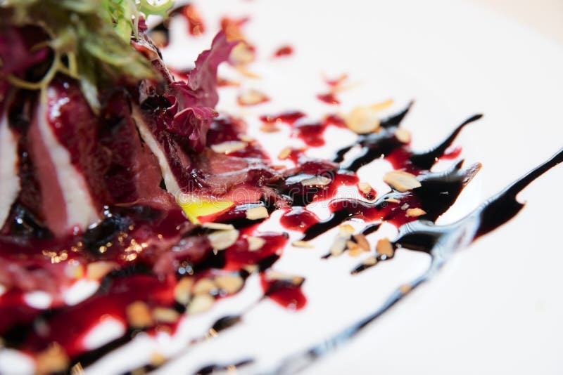 Geräucherter Entesalat lizenzfreies stockfoto Geräucherter Entesalat lizenzfreies stockfoto