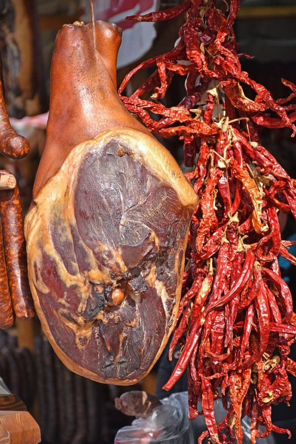 Geräucherter Schinken und Paprika stockfotografie Geräucherter Schinken und Paprika stockfotografie