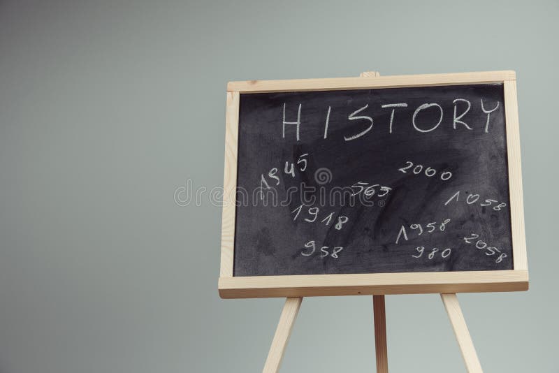 Geschichte, Geschrieben Mit Weißer Kreide Auf Eine Tafel Stockfoto - Bild  Von Hochschule, Kreide: 79899690