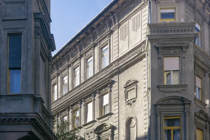 Geschichte oder Architektur Hintergrund mit Details der Fassaden in Budapest