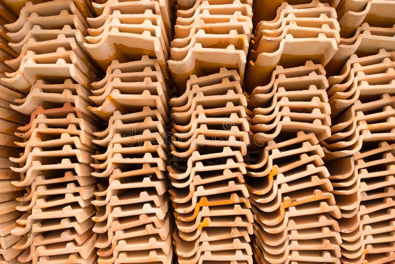 Geschlossen herauf keramische Dachplatte im Tempel Thailand stockbilder Geschlossen herauf keramische Dachplatte im Tempel Thailand stockbilder