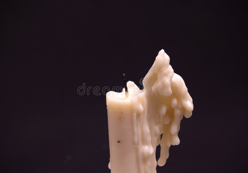 Wachs Der Kerze Geschmolzen Auf Rotem Backstein Stockfoto - Bild von