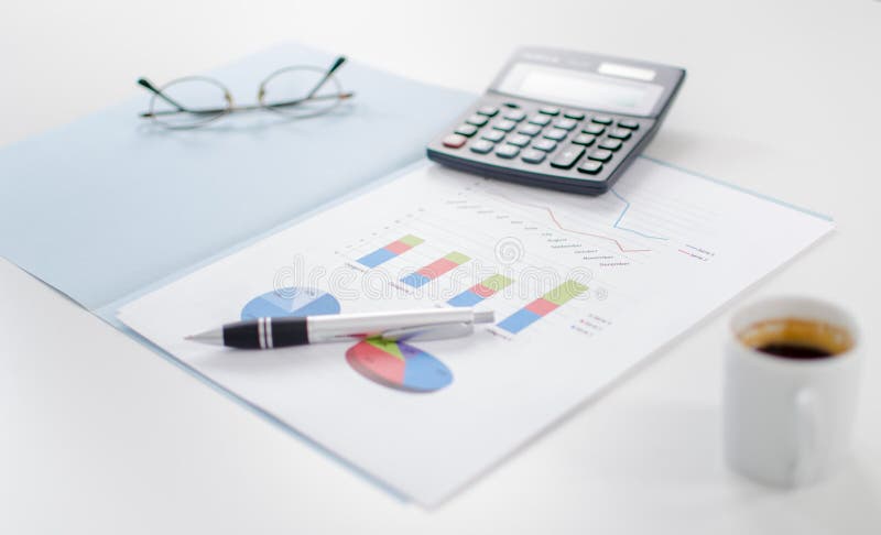 Geschäftsdiagramme mit irgendeinem Zubehör stockbilder Geschäftsdiagramme mit irgendeinem Zubehör stockbilder