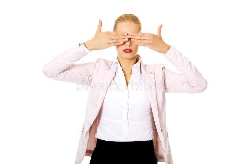 Geschäftsfrau, die ihre Augen mit ihren Händen bedeckt Sehen Sie kein schlechtes Konzept stockbilder Geschäftsfrau, die ihre Augen mit ihren Händen bedeckt Sehen Sie kein schlechtes Konzept stockbilder
