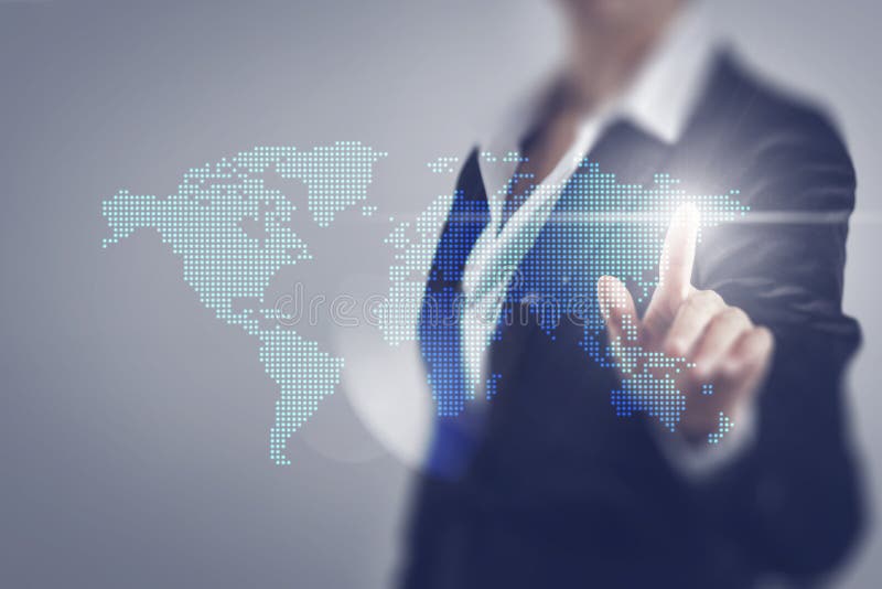 Geschäftsfrauen, die den Weltschirm berühren lizenzfreies stockbild Geschäftsfrauen, die den Weltschirm berühren lizenzfreies stockbild