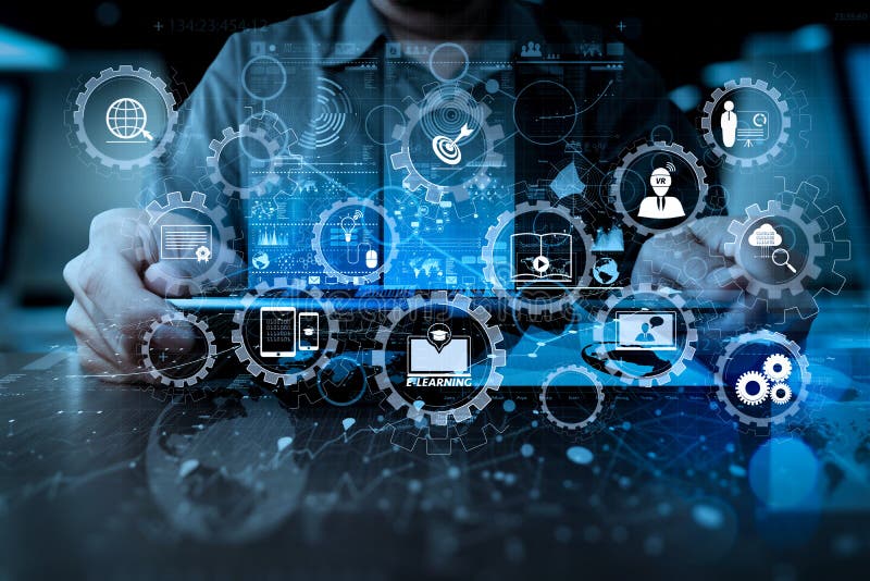 Geschäftsmannhand, die mit digitaler Tablette c der modernen Technologie arbeitet stockfotografie Geschäftsmannhand, die mit digitaler Tablette c der modernen Technologie arbeitet stockfotografie
