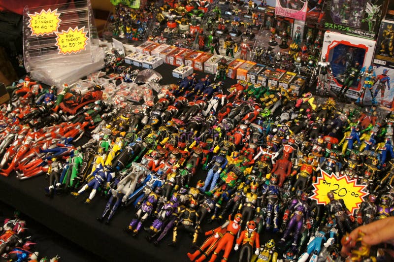 Geselecteerd geconcentreerd op het fictieve cijfer van de karakteractie van Japanse populaire reeks KAMEN RIDER royalty-vrije stock foto Geselecteerd geconcentreerd op het fictieve cijfer van de karakteractie van Japanse populaire reeks KAMEN RIDER royalty-vrije stock foto