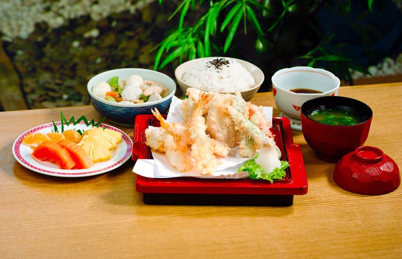 Gesetzte japanische Nahrung des Tempura