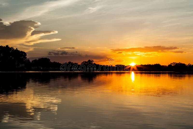 Gesetzter Himmel Sun stockbilder Gesetzter Himmel Sun stockbilder