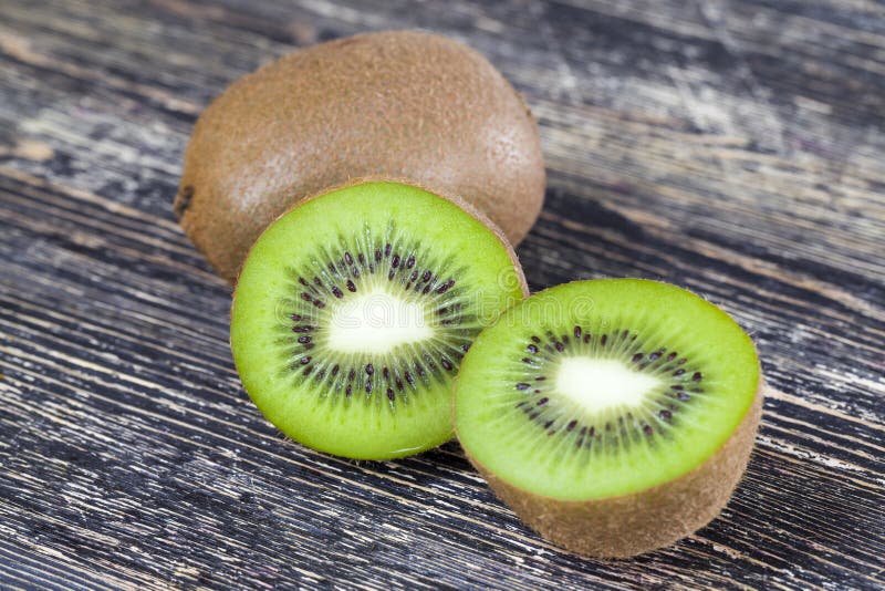 gesneden groene kiwi stock afbeelding gesneden groene kiwi stock afbeelding