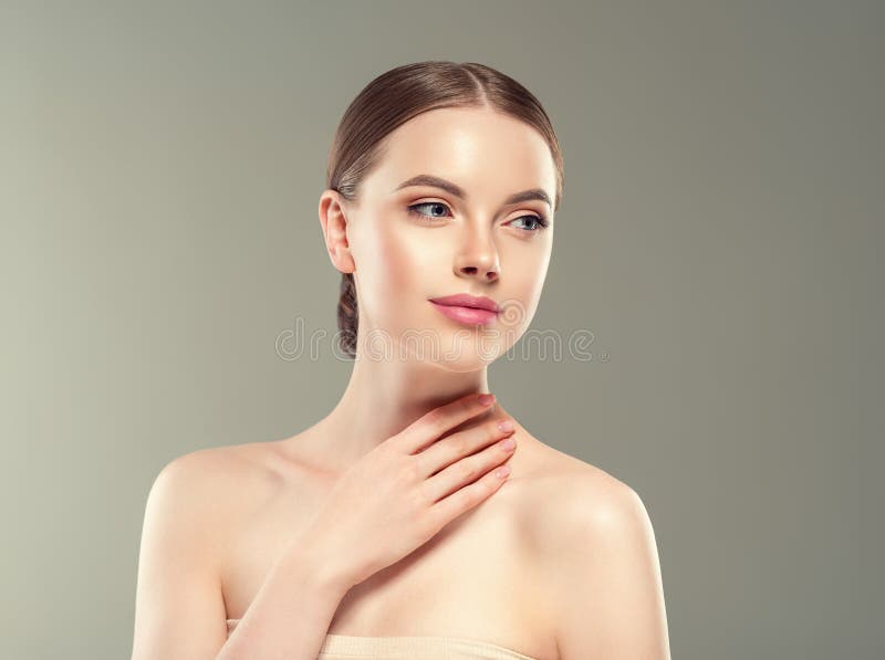 Gesundes Hautpflegekonzept der Naturzl-Make-upfrauenporträtschönheit lizenzfreie stockfotografie Gesundes Hautpflegekonzept der Naturzl-Make-upfrauenporträtschönheit lizenzfreie stockfotografie