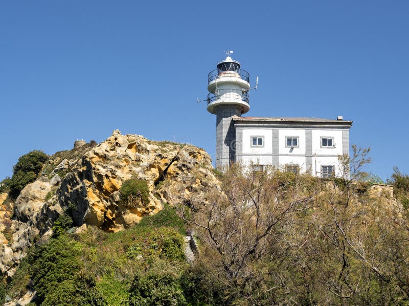 Getaria-Leuchtturmbild am Frühling in Gipuzkoa