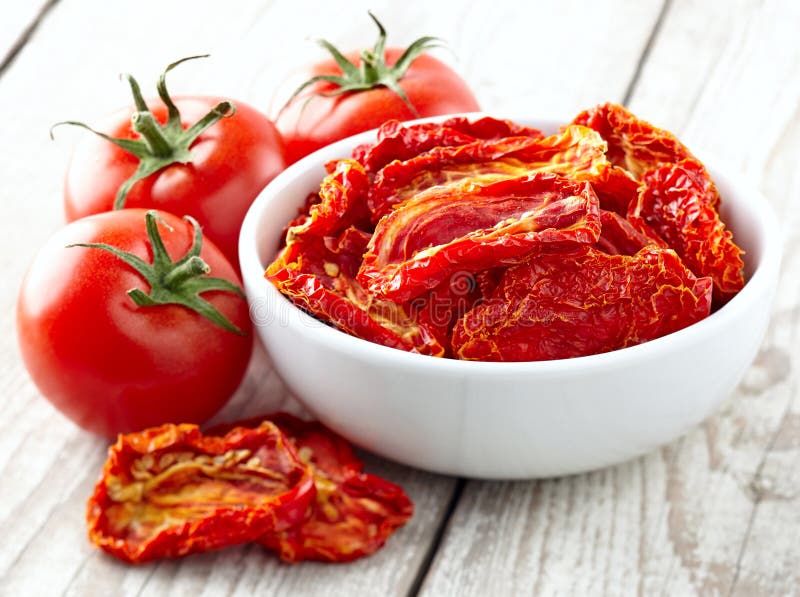 Getrocknete Tomate stockfoto. Bild von organisch, haufen - 51506048