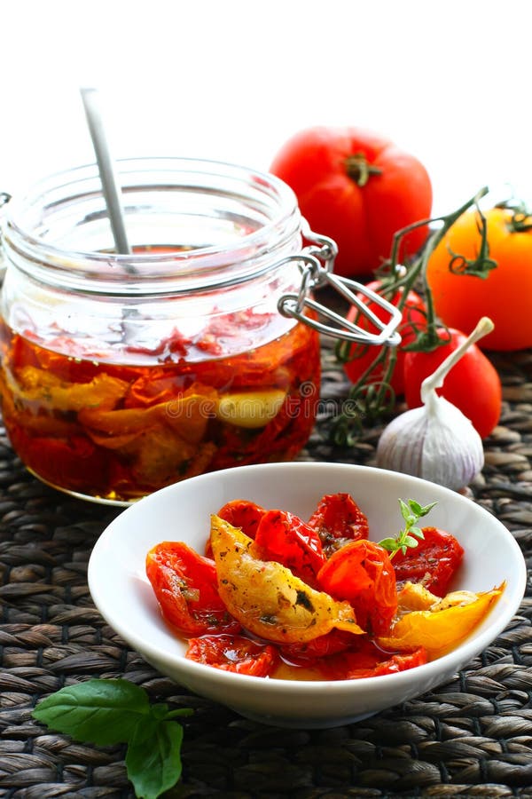 Getrocknete Tomaten im Schmieröl lizenzfreie stockbilder Getrocknete Tomaten im Schmieröl lizenzfreie stockbilder
