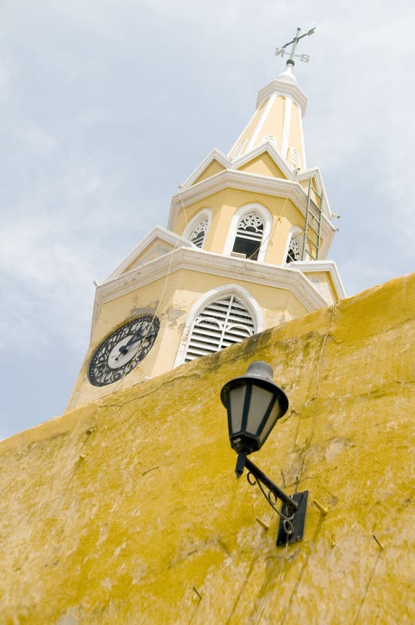 Geummauerte Stadt Cartagena Kolumbien des Glockenturms lizenzfreies stockfoto Geummauerte Stadt Cartagena Kolumbien des Glockenturms lizenzfreies stockfoto