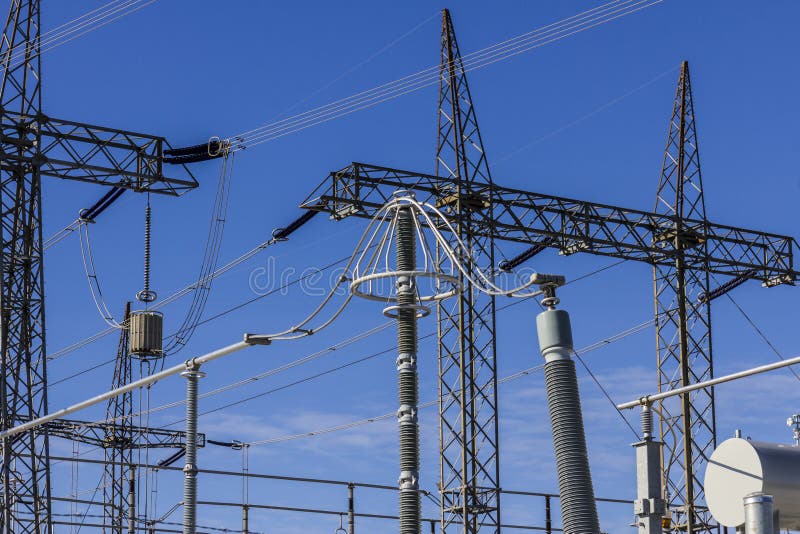 Gevaarlijk Hulpkantoor III van de Hoogspannings Elektromacht royalty-vrije stock afbeelding Gevaarlijk Hulpkantoor III van de Hoogspannings Elektromacht royalty-vrije stock afbeelding