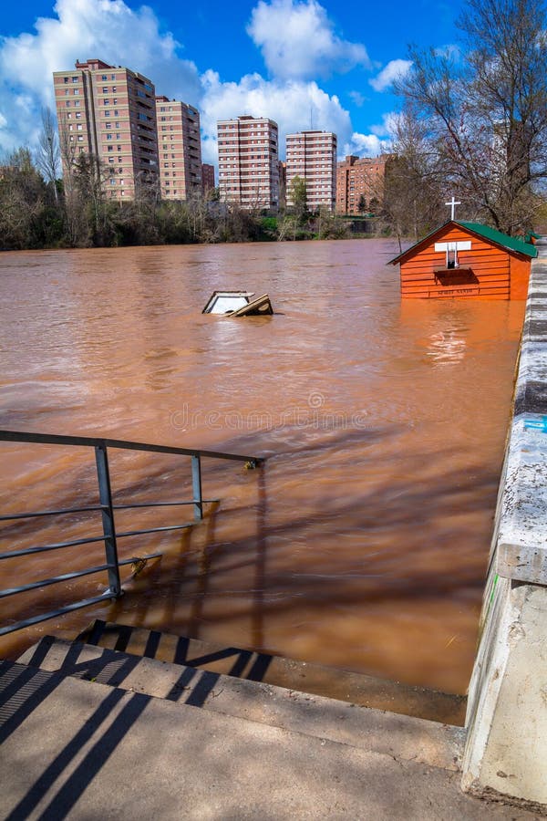 Effects of the flood in Pisuerga river, Valladolid. Effects of the flood in Pisuerga river, Valladolid.
