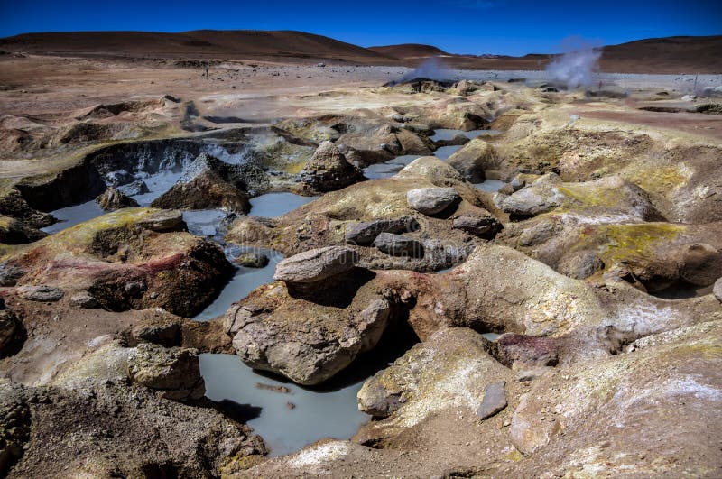 Geyser Sol de Manana en Bolivie photographie stock libre de droits Geyser Sol de Manana en Bolivie photographie stock libre de droits