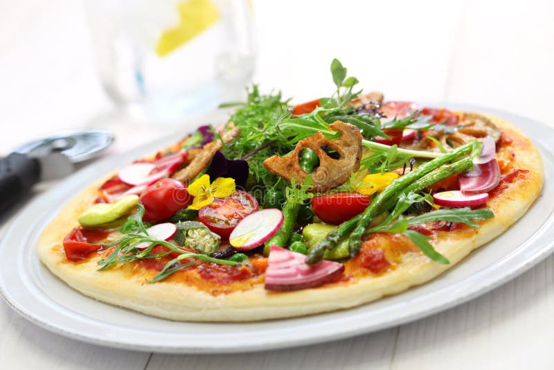 Gezonde plantaardige pizza royalty-vrije stock fotografie Gezonde plantaardige pizza royalty-vrije stock fotografie