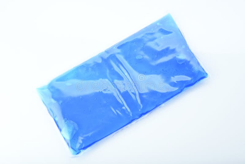 Gezondheid: Hoogste Weergeven van Blauw die Ijspak op Witte Achtergrond wordt geïsoleerd royalty-vrije stock foto's Gezondheid: Hoogste Weergeven van Blauw die Ijspak op Witte Achtergrond wordt geïsoleerd royalty-vrije stock foto's