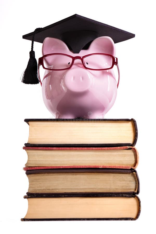 Geïsoleerde het Spaarvarken van het studentengegradueerde op witte achtergrond, verticaal vooraanzicht, stock foto Geïsoleerde het Spaarvarken van het studentengegradueerde op witte achtergrond, verticaal vooraanzicht, stock foto