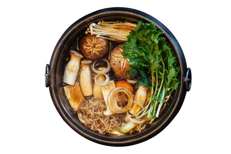 Geïsoleerde hoogste mening van de hete pot van Sukiyaki met kokende groenten met inbegrip van kool, konjac noedel, ui, wortel, sh royalty-vrije stock afbeelding Geïsoleerde hoogste mening van de hete pot van Sukiyaki met kokende groenten met inbegrip van kool, konjac noedel, ui, wortel, sh royalty-vrije stock afbeelding
