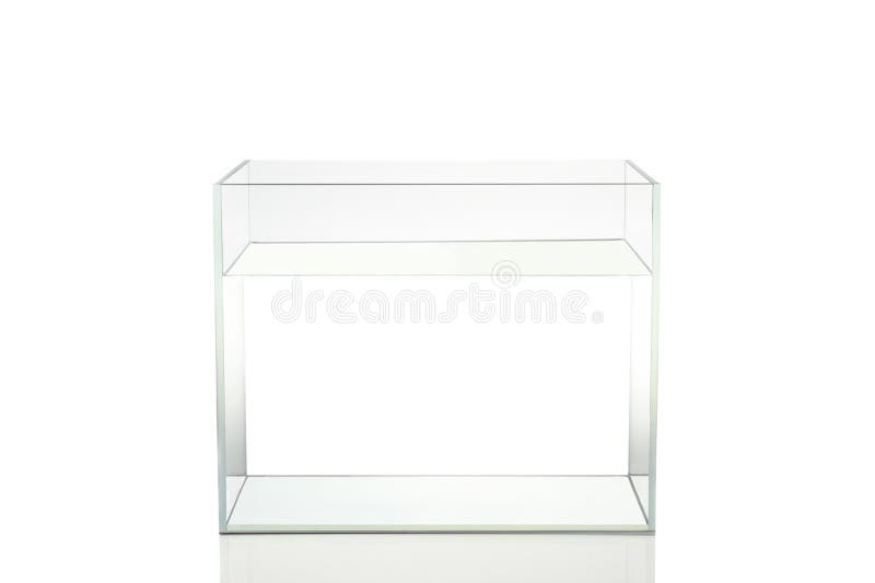Geïsoleerde vissentank met water op witte achtergrond stock afbeelding Geïsoleerde vissentank met water op witte achtergrond stock afbeelding