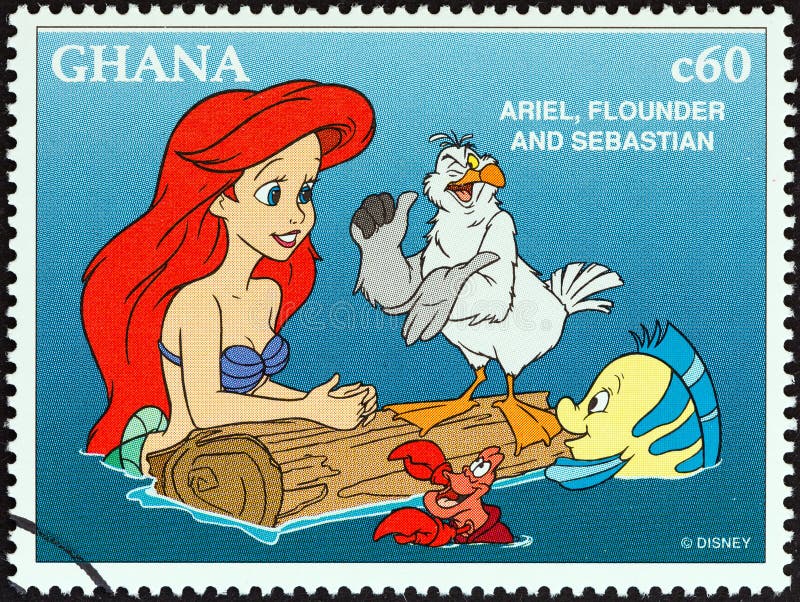 GHANA - CIRCA 1996: Un sello impreso en Ghana muestra a Ariel, Flounder y Sebastian, alrededor de 1996