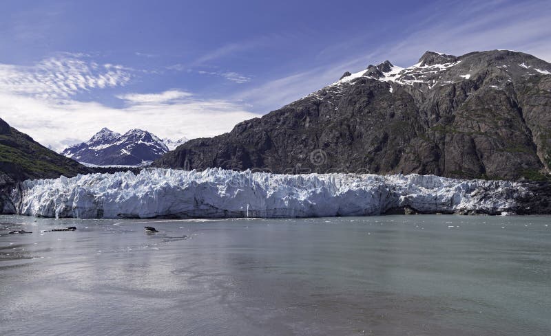 Ghiacciaio Margerie in Alaska, di fronte al meteo del monte Fairweather in Canada fotografia stock libera da diritti Ghiacciaio Margerie in Alaska, di fronte al meteo del monte Fairweather in Canada fotografia stock libera da diritti