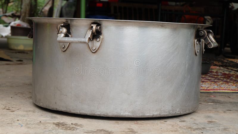 175,400 Cooking Pot Stock Photos - Free & Royalty-Free Stock Photos from  Dreamstime