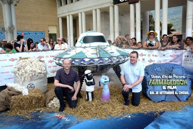 Giffoni Valle Piana, SA, Italië - 22 juli 2019 : Will Becher en Richard Phelan directeuren van: ' Shaun the Sheep royalty-vrije stock foto Giffoni Valle Piana, SA, Italië - 22 juli 2019 : Will Becher en Richard Phelan directeuren van: ' Shaun the Sheep royalty-vrije stock foto
